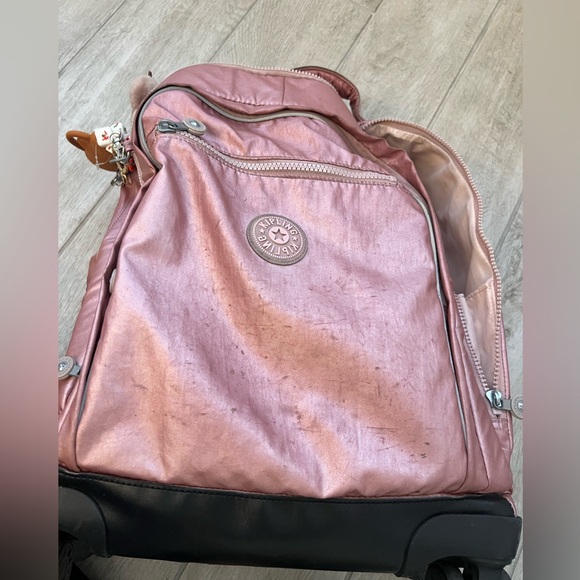Kipling rose gold rolling back up with lunchbox & gift - Picture 13 of 17